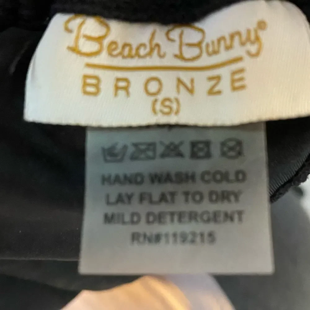 Beach Bunny‎ Bronze Bikini Top Black